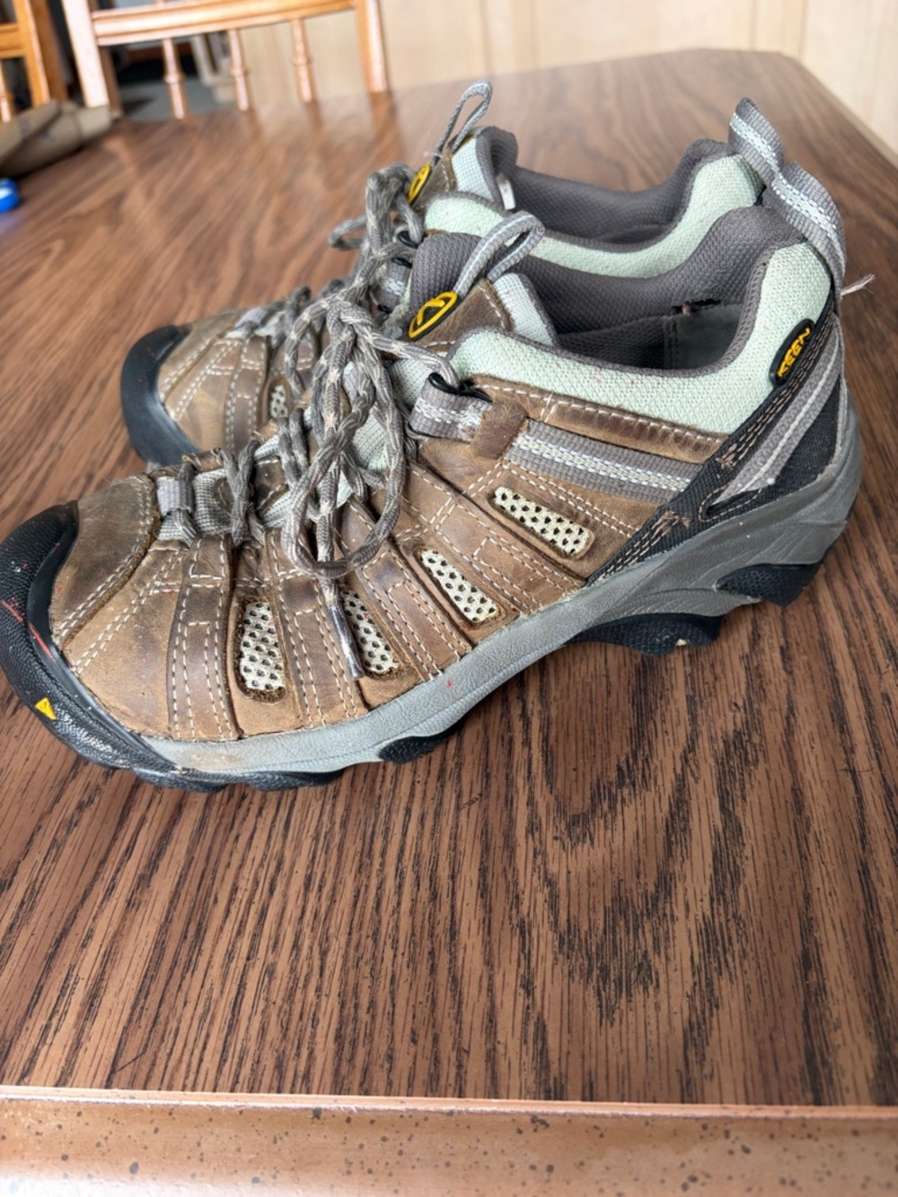 Keen Women's 7.5W Utility Flint Low Steel Toe Leather Worker Safety #1008823